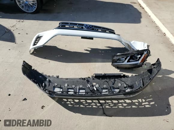 ✅ 2023 Volkswagen Atlas SE • VIN: 1V2WC2CA2PC227019 • Lot: 42537215. Wystawiony na Copart z przebiegiem 20 931 mil. Bezpłatny archiwum sprzedaży aukcyjnych z USA i szczegółowy raport historii pojazdu na DreamBid. Zdjęcie 13.