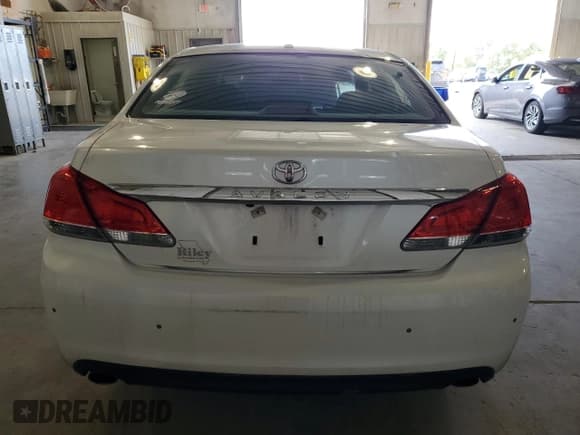✅ 2011 Toyota Avalon Limited • VIN: 4T1BK3DB1BU433933 • Lot: 90265225. Listed on Copart with 106,345 mi. Free auction sales archive from the USA and detailed vehicle history report at DreamBid. Image 6.