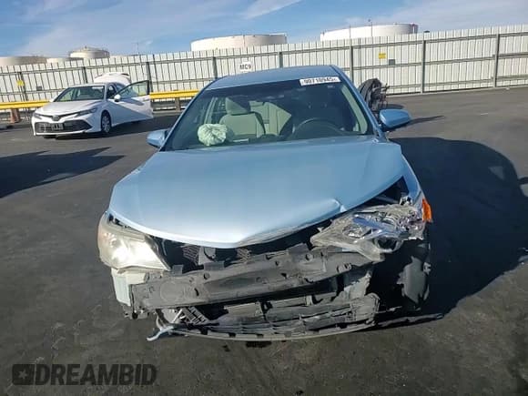 ✅ 2014 Toyota Camry XLE • VIN: 4T4BF1FK4ER360332 • Lot: 90710945. Listed on Copart with 230,479 mi. Free auction sales archive from the USA and detailed vehicle history report at DreamBid. Image 13.