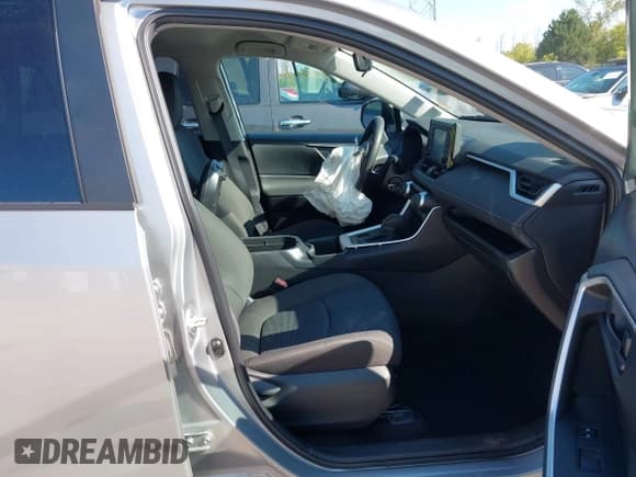 ✅ 2022 Toyota RAV4 LE • VIN: 2T3F1RFVXNW277837 • Lot: 43146623. Listed on IAAI with 51,290 mi. Free auction sales archive from the USA and detailed vehicle history report at DreamBid. Image 5.