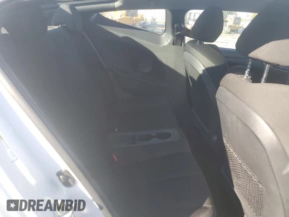 ✅ 2016 Hyundai Veloster • VIN: KMHTC6AD1GU300315 • Lot: 82421035. Wystawiony na Copart z przebiegiem 65 350 mil. Bezpłatny archiwum sprzedaży aukcyjnych z USA i szczegółowy raport historii pojazdu na DreamBid. Zdjęcie 10.