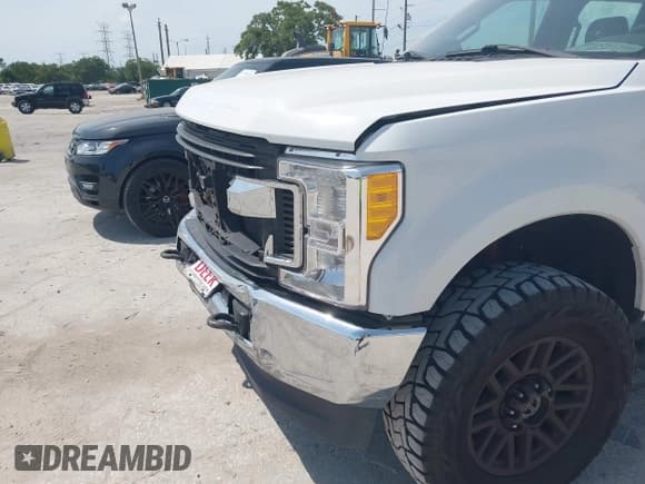 ✅ 2017 Ford F-250 Lariat • VIN: 1FT7W2BT4HEB26859 • Лот: 42387817. Опубликован ранее на IAAI с пробегом 160 614 миль. Бесплатный доступ к архиву аукционных продаж из США и подробный отчёт об истории автомобиля на DreamBid. Изображение 19.