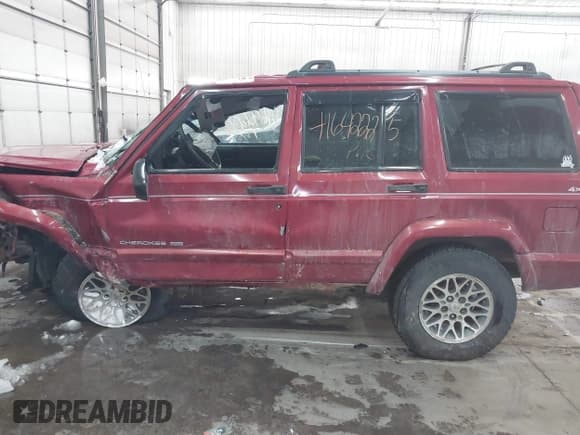 ✅ 1999 Jeep Cherokee Limited • VIN: 1J4FF78SXXL567424 • Лот: 41642225. Опубликован ранее на IAAI с пробегом 285 792 миль. Бесплатный доступ к архиву аукционных продаж из США и подробный отчёт об истории автомобиля на DreamBid. Изображение 14.