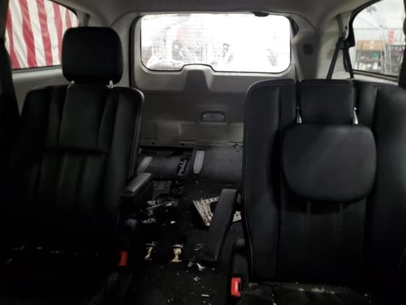 ✅ 2019 Dodge Grand Caravan Crew • VIN: 2C4RDGDG0KR633831 • Lot: 45202085. Wystawiony na Copart z przebiegiem 108 072 mil. Bezpłatny archiwum sprzedaży aukcyjnych z USA i szczegółowy raport historii pojazdu na DreamBid. Zdjęcie 10.