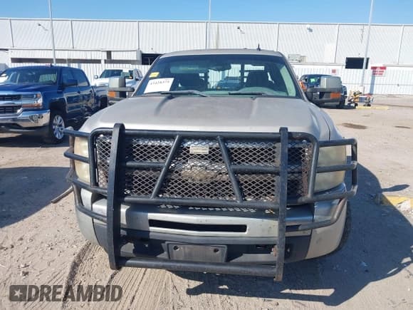 ✅ 2009 Chevrolet Silverado 2500HD • VIN: 1GCHC59K59E124924 • Лот: 43428375. Опубликован ранее на IAAI с пробегом 454 846 миль. Бесплатный доступ к архиву аукционных продаж из США и подробный отчёт об истории автомобиля на DreamBid. Изображение 11.