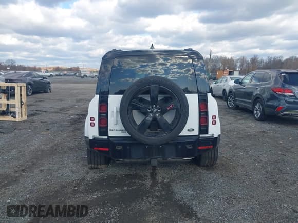 ✅ 2023 Land Rover Defender X-Dynamic SE • VIN: SALE2EEU4P2132937 • Лот: 43591864. Опубликован ранее на IAAI с пробегом 39 959 миль. Бесплатный доступ к архиву аукционных продаж из США и подробный отчёт об истории автомобиля на DreamBid. Изображение 17.