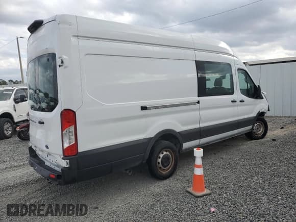 ✅ 2023 Ford Transit Cargo • VIN: 1FTBR3X8XPKA82717 • Lot: 88084785. Wystawiony na Copart z przebiegiem 20 648 mil. Bezpłatny archiwum sprzedaży aukcyjnych z USA i szczegółowy raport historii pojazdu na DreamBid. Zdjęcie 3.