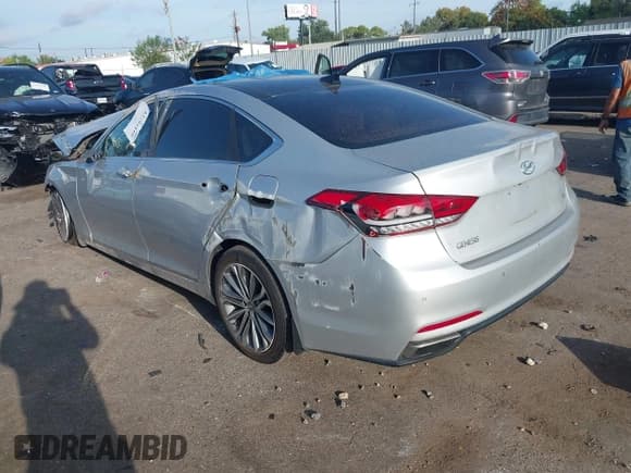 ✅ 2015 Hyundai Genesis 3.8L • VIN: KMHGN4JE1FU090550 • Lot: 43295110. Wystawiony na IAAI z przebiegiem Nie podano. Bezpłatny archiwum sprzedaży aukcyjnych z USA i szczegółowy raport historii pojazdu na DreamBid. Zdjęcie 3.