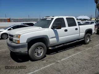 ✅ 2006 Chevrolet Silverado 2500HD LT2 • VIN: 1GCHC23U96F248595 • Лот: 68778815. Опубликован ранее на Copart с пробегом Не указан. Бесплатный доступ к архиву аукционных продаж из США и подробный отчёт об истории автомобиля на DreamBid. Изображение 1.