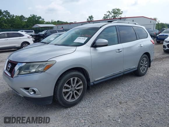 ✅ 2014 Nissan Pathfinder SL • VIN: 5N1AR2MN6EC735904 • Lot: 42817020. Listed on IAAI with 190,936 mi. Free auction sales archive from the USA and detailed vehicle history report at DreamBid. Image 2.