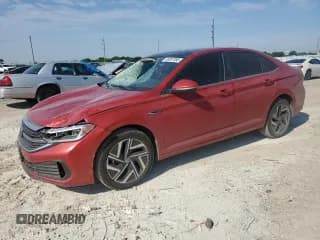 ✅ 2023 Volkswagen Jetta SEL • VIN: 3VWGM7BU7PM054847 • Лот: 56597395. Опубликован ранее на Copart с пробегом 67 535 миль. Бесплатный доступ к архиву аукционных продаж из США и подробный отчёт об истории автомобиля на DreamBid. Изображение 1.