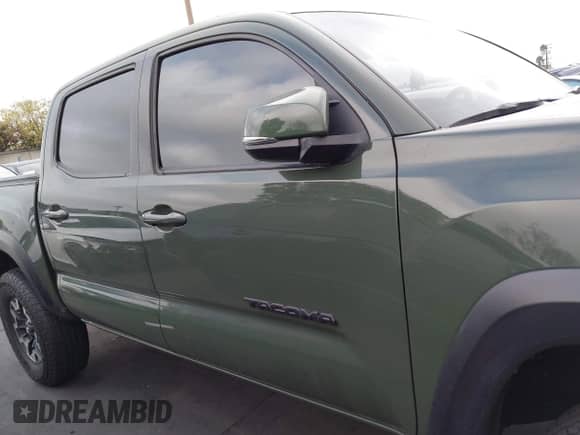 2022 Toyota Tacoma SR5 with VIN 3TMAZ5CN5NM168283, listed as a IAAI auction lot 43322779 with 35,521 mi miles and . Bid and sale history available at DreamBid. Image 13.