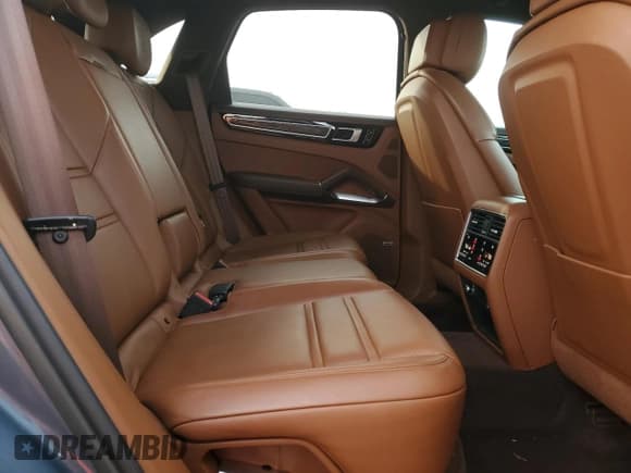 ✅ 2020 Porsche Cayenne Turbo • VIN: WP1AF2AY8LDA39210 • Lot: 93776945. Wystawiony na Copart z przebiegiem 57 284 mil. Bezpłatny archiwum sprzedaży aukcyjnych z USA i szczegółowy raport historii pojazdu na DreamBid. Zdjęcie 11.