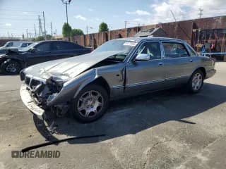 ✅ 2002 Jaguar XJ Vanden Plas • VIN: SAJDA24C92LF44498 • Lot: 54579995. Wystawiony na Copart z przebiegiem Nie podano. Bezpłatny archiwum sprzedaży aukcyjnych z USA i szczegółowy raport historii pojazdu na DreamBid. Zdjęcie 1.