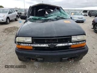 ✅ 2000 Chevrolet Blazer LS • VIN: 1GNCT18W9YK277871 • Lot: 46158185. Wystawiony na Copart z przebiegiem Nie podano. Bezpłatny archiwum sprzedaży aukcyjnych z USA i szczegółowy raport historii pojazdu na DreamBid. Zdjęcie 5.