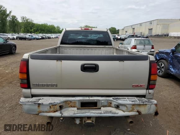 ✅ 2004 GMC Sierra 1500 SLE • VIN: 1GTEK14T84E311422 • Лот: 60806415. Опубликован ранее на Copart с пробегом 238 024 миль. Бесплатный доступ к архиву аукционных продаж из США и подробный отчёт об истории автомобиля на DreamBid. Изображение 6.