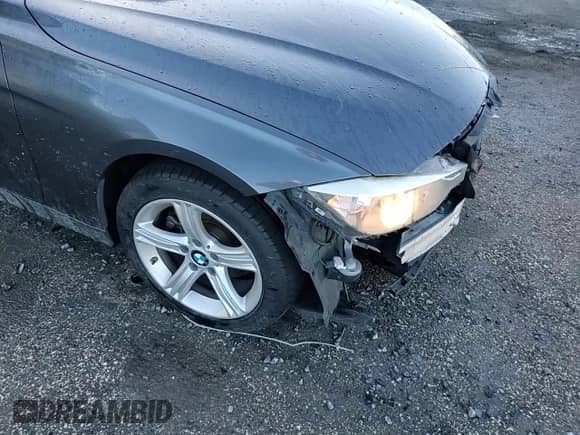 2014 BMW 3 Series 328i с VIN WBA3A5G5XENP28344, выставлен на аукционе Copart как лот 85688405 с пробегом 130 939 миль миль и Списание • Salvage title. История ставок и продаж доступна на DreamBid. Изображение 13.