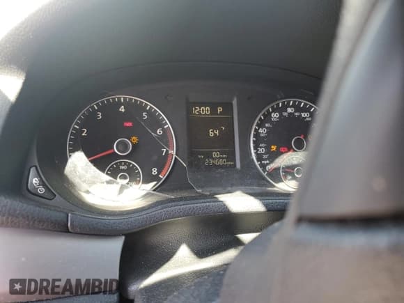 ✅ 2014 Volkswagen Passat S • VIN: 1VWAP7A36EC004610 • Lot: 52095475. Listed on Copart with 234,680 mi. Free auction sales archive from the USA and detailed vehicle history report at DreamBid. Image 9.