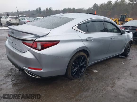 ✅ 2024 Lexus ES 350 F Sport • VIN: 58AJZ1B10RU180242 • Лот: 41456854. Опубликован ранее на IAAI с пробегом 8 809 миль. Бесплатный доступ к архиву аукционных продаж из США и подробный отчёт об истории автомобиля на DreamBid. Изображение 4.