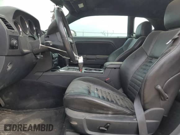 ✅ 2010 Dodge Challenger SE • VIN: 2B3CJ4DV1AH190039 • Lot: 76361104. Wystawiony na Copart z przebiegiem 96 584 mil. Bezpłatny archiwum sprzedaży aukcyjnych z USA i szczegółowy raport historii pojazdu na DreamBid. Zdjęcie 7.