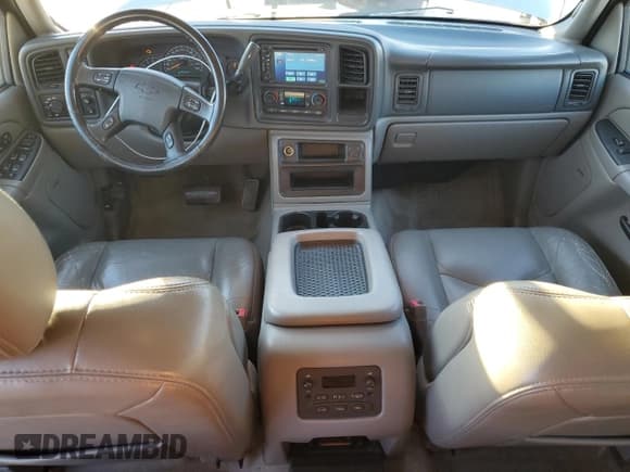 ✅ 2005 Chevrolet Suburban Z71 • VIN: 3GNFK16Z95G164163 • Лот: 85449774. Опубликован ранее на Copart с пробегом 210 070 миль. Бесплатный доступ к архиву аукционных продаж из США и подробный отчёт об истории автомобиля на DreamBid. Изображение 8.