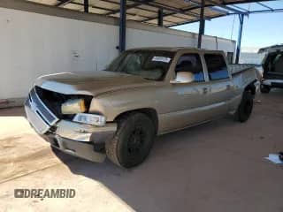 ✅ 2006 Chevrolet Silverado 1500 LS • VIN: 2GCEC13V061357654 • Lot: 84026125. Wystawiony na Copart z przebiegiem 174 601 mil mil. Skorzystaj z bezpłatnego archiwum sprzedaży aukcyjnych z USA i zobacz szczegółowy raport historii pojazdu na DreamBid. Zdjęcie 1.