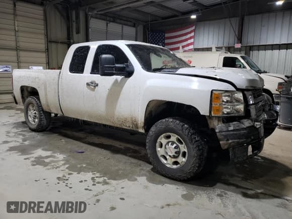 ✅ 2007 Chevrolet Silverado 2500HD 2LT • VIN: 1GCHK29647E507044 • Lot: 87884685. Wystawiony na Copart z przebiegiem Nie podano. Bezpłatny archiwum sprzedaży aukcyjnych z USA i szczegółowy raport historii pojazdu na DreamBid. Zdjęcie 4.