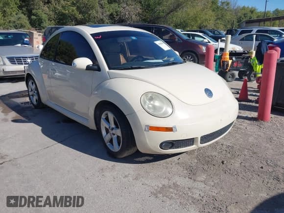 ✅ 2006 Volkswagen Beetle • VIN: 3VWSW31CX6M401205 • Lot: 43508948. Listed on IAAI with 135,578 mi. Free auction sales archive from the USA and detailed vehicle history report at DreamBid. Image 1.