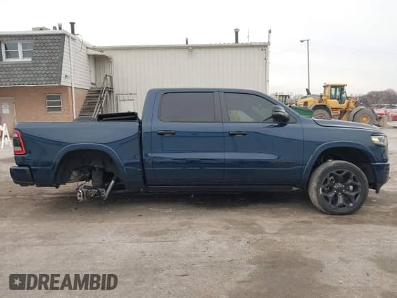 2024 Ram 1500 Limited с VIN 1C6SRFHT2RN229108, выставлен на аукционе IAAI как лот 40960283 с пробегом 16 654 миль миль и . История ставок и продаж доступна на DreamBid. Изображение 14.