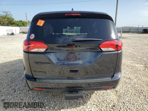 ✅ 2020 Chrysler Pacifica Launch Edition • VIN: 2C4RC3BG4LR288335 • Lot: 70635005. Listed on Copart with 60,443 mi. Free auction sales archive from the USA and detailed vehicle history report at DreamBid. Image 6.