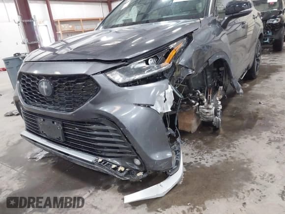✅ 2024 Toyota Highlander LE • VIN: 5TDKDRBH2RS570791 • Лот: 43655366. Опубликован ранее на IAAI с пробегом 25 564 миль. Бесплатный доступ к архиву аукционных продаж из США и подробный отчёт об истории автомобиля на DreamBid. Изображение 20.