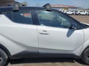 ✅ 2022 Toyota C-HR XLE • VIN: NMTKHMBX4NR145810 • Лот: 42105097. Опубликован ранее на IAAI с пробегом 40 462 миль. Бесплатный доступ к архиву аукционных продаж из США и подробный отчёт об истории автомобиля на DreamBid. Изображение 13.