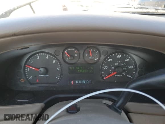 ✅ 2005 Ford Taurus SE • VIN: 1FAFP53UX5A255280 • Лот: 57103805. Опубликован ранее на Copart с пробегом 146 084 миль. Бесплатный доступ к архиву аукционных продаж из США и подробный отчёт об истории автомобиля на DreamBid. Изображение 9.