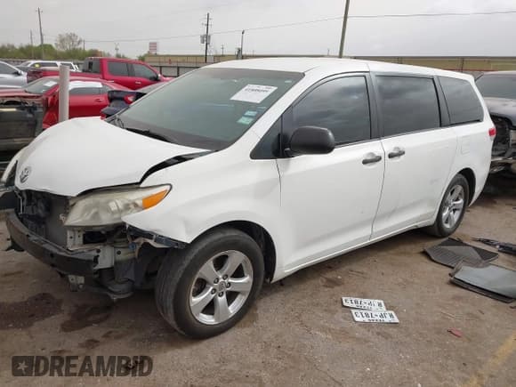 ✅ 2013 Toyota Sienna L • VIN: 5TDZK3DCXDS382077 • Lot: 41808099. Listed on IAAI with 256,998 mi. Free auction sales archive from the USA and detailed vehicle history report at DreamBid. Image 18.