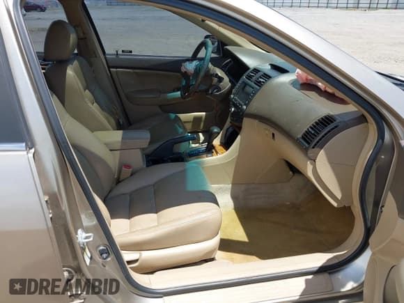✅ 2003 Honda Accord EX • VIN: JHMCM56753C050624 • Lot: 42386085. Listed on IAAI with 204,126 mi. Free auction sales archive from the USA and detailed vehicle history report at DreamBid. Image 5.