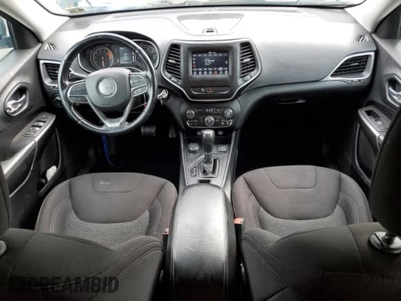 ✅ 2020 Jeep Cherokee Latitude • VIN: 1C4PJMCX4LD565781 • Lot: 67071905. Listed on Copart with 108,695 mi. Free auction sales archive from the USA and detailed vehicle history report at DreamBid. Image 8.