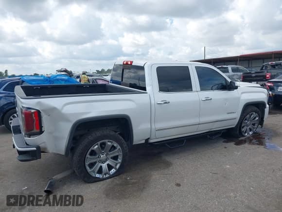 ✅ 2017 GMC Sierra 1500 Denali • VIN: 3GTU2PEJ9HG395566 • Lot: 43288882. Listed on IAAI with 87,680 mi. Free auction sales archive from the USA and detailed vehicle history report at DreamBid. Image 13.