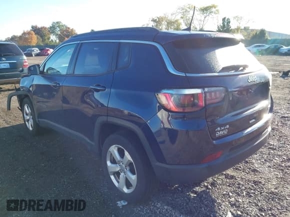 ✅ 2018 Jeep Compass Latitude • VIN: 3C4NJDBB7JT176587 • Lot: 43499713. Wystawiony na IAAI z przebiegiem 100 100 mil. Bezpłatny archiwum sprzedaży aukcyjnych z USA i szczegółowy raport historii pojazdu na DreamBid. Zdjęcie 3.