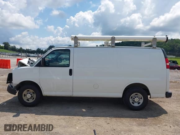✅ 2014 Chevrolet Express Cargo • VIN: 1GCWGFCAXE1148090 • Lot: 42994885. Listed on IAAI with 215,180 mi. Free auction sales archive from the USA and detailed vehicle history report at DreamBid. Image 14.