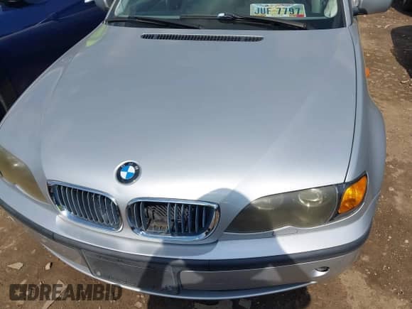 2003 BMW 3 Series 325xi with VIN WBAEU33493PH88458, listed as a IAAI auction lot 42694501 with 175,516 mi miles and . Bid and sale history available at DreamBid. Image 12.