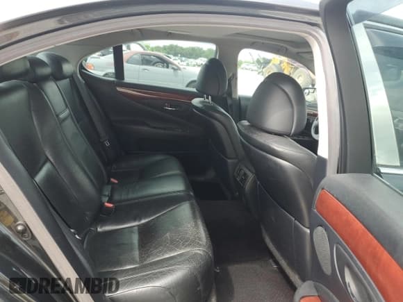 ✅ 2010 Lexus LS 460 • VIN: JTHBL5EF4A5100955 • Lot: 57587705. Listed on Copart with 174,174 mi. Free auction sales archive from the USA and detailed vehicle history report at DreamBid. Image 10.