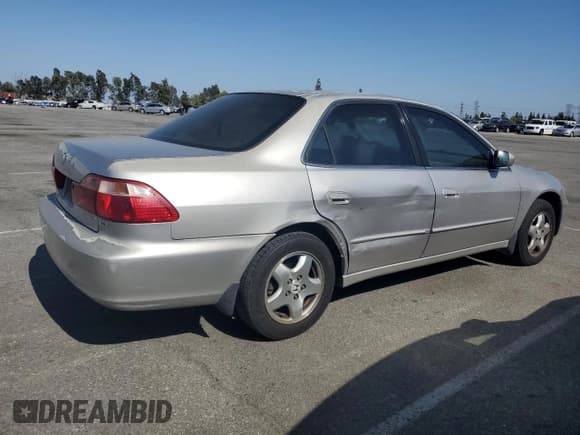 ✅ 1998 Honda Accord EX • VIN: 1HGCG1654WA036327 • Лот: 60319605. Опубликован ранее на Copart с пробегом 279 762 миль. Бесплатный доступ к архиву аукционных продаж из США и подробный отчёт об истории автомобиля на DreamBid. Изображение 3.