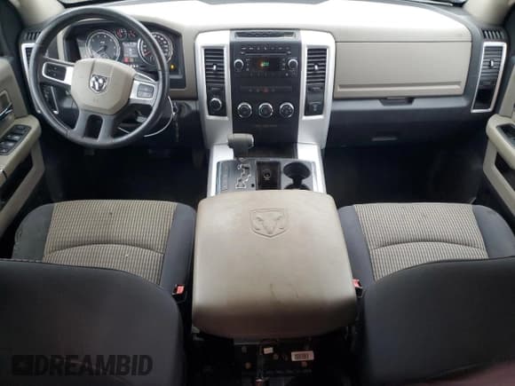 ✅ 2010 Dodge 1500 TRX • VIN: 1D7RV1GT3AS116139 • Lot: 55510485. Wystawiony na Copart z przebiegiem 177 525 mil. Bezpłatny archiwum sprzedaży aukcyjnych z USA i szczegółowy raport historii pojazdu na DreamBid. Zdjęcie 8.