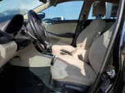 ✅ 2016 Hyundai Accent SE • VIN: KMHCU4AE2GU143596 • Лот: 70014144. Опубликован ранее на Copart с пробегом 128 823 миль. Бесплатный доступ к архиву аукционных продаж из США и подробный отчёт об истории автомобиля на DreamBid. Изображение 7.