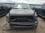 ✅ 2018 Ram 2500 Big Horn • VIN: 3C6UR5ML1JG133427 • Lot: 56129415. Wystawiony na Copart z przebiegiem 98 183 mil. Bezpłatny archiwum sprzedaży aukcyjnych z USA i szczegółowy raport historii pojazdu na DreamBid. Zdjęcie 5.