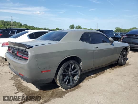 ✅ 2017 Dodge Challenger SXT • VIN: 2C3CDZAGXHH665842 • Lot: 65860574. Wystawiony na Copart z przebiegiem 103 727 mil. Bezpłatny archiwum sprzedaży aukcyjnych z USA i szczegółowy raport historii pojazdu na DreamBid. Zdjęcie 3.