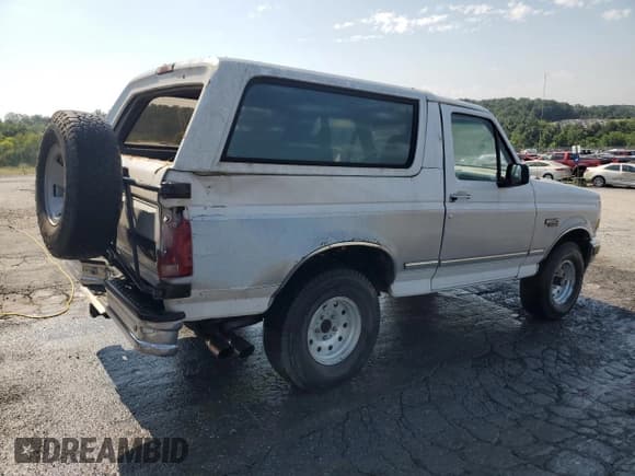 ✅ 1996 Ford Bronco Custom • VIN: 1FMEU15H6TLB03713 • Лот: 66668865. Опубликован ранее на Copart с пробегом 144 543 миль. Бесплатный доступ к архиву аукционных продаж из США и подробный отчёт об истории автомобиля на DreamBid. Изображение 3.