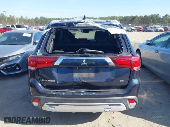 ✅ 2020 Mitsubishi Outlander SE • VIN: JA4AD3A36LZ020105 • Lot: 41835195. Listed on IAAI with 73,402 mi. Free auction sales archive from the USA and detailed vehicle history report at DreamBid. Image 16.