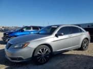 ✅ 2014 Chrysler 200 Touring • VIN: 1C3CCBBB6EN171462 • Лот: 92419125. Опубликован ранее на Copart с пробегом 168 122 миль. Бесплатный доступ к архиву аукционных продаж из США и подробный отчёт об истории автомобиля на DreamBid. Изображение 1.