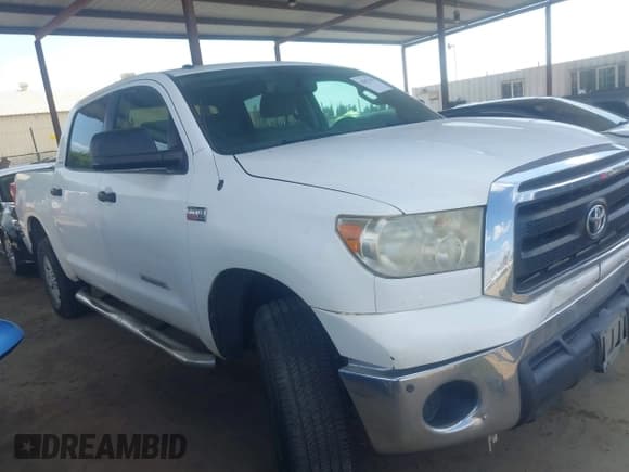 ✅ 2011 Toyota Tundra • VIN: 5TFDY5F13BX187445 • Lot: 42047456. Wystawiony na IAAI z przebiegiem 238 391 mil. Bezpłatny archiwum sprzedaży aukcyjnych z USA i szczegółowy raport historii pojazdu na DreamBid. Zdjęcie 1.